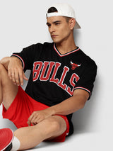 Chicago Bulls V-Neck Oversized T-Shirt