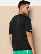 Milwaukee Bucks V-Neck Oversized T-Shirt