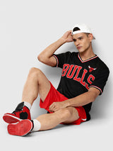 Chicago Bulls V-Neck Oversized T-Shirt