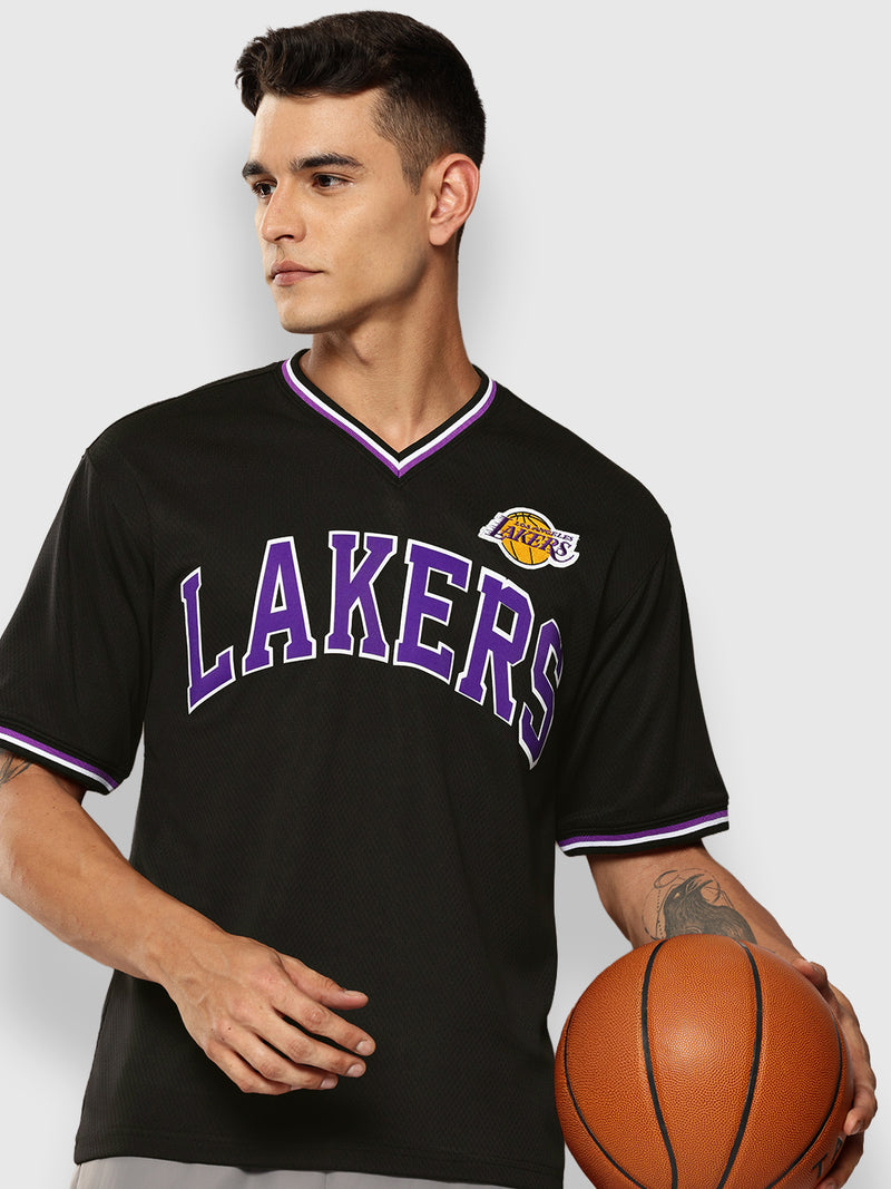 Los Angeles Lakers VネックTシャツ Mサイズ Los Angeles Lakers V-Neck Oversized T-Shirt – Shop The Arena