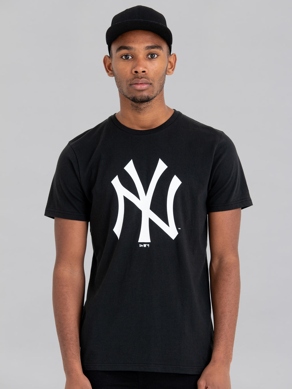 Boys New York Yankee Baseball T Shirt Black Short Sleeve Size Med B VGC